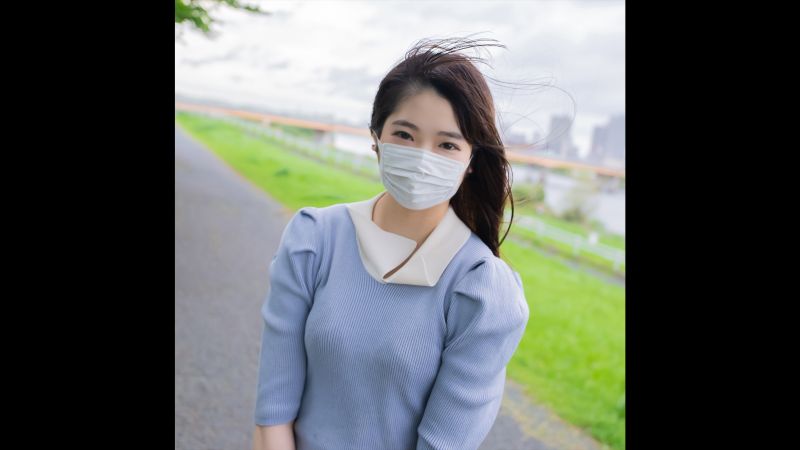FC2-PPV-2887421 漂亮20岁女大生・・・假装善人让她安心后一面耻辱一面无套连续体内射精！！