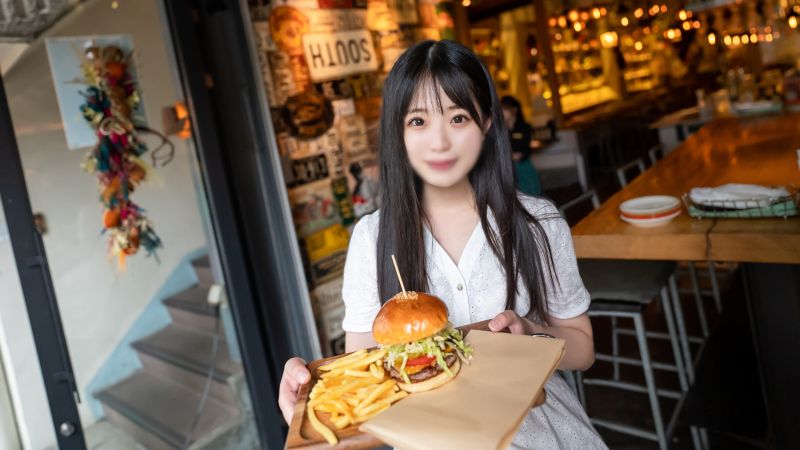 FC2-PPV-3031937 稍微長大了的19歲的天真可愛的白皮膚的女大學生!炫目的純白的連衣裙和美麗的美白的美體生中出&顏面射精! !