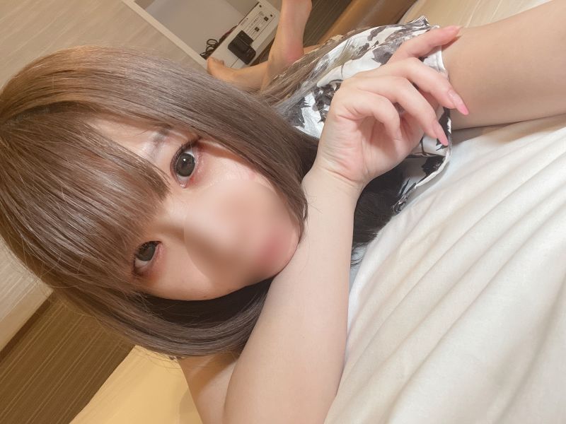 FC2-PPV-3070466 【无】与贫乳萝莉妹子在露天温泉无套抽插中出