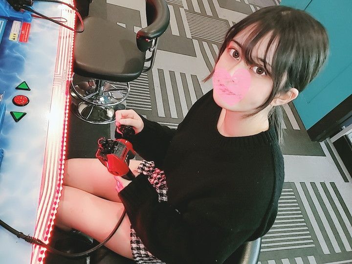 FC2-PPV-3097860 騙財高學歷女學生被10位低學歴男人們10連續中出！