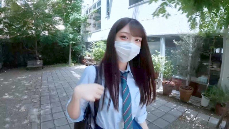 FC2-PPV-4616461 【真實無碼美女】事務所殺到來挖角的超正統派18歳美女無套連中出。制服姿出演