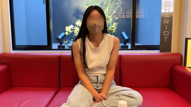 FC2-PPV-4631394 【终于见纳】黑髮美人的公司员工24岁。被知道弱点的她全身大汗，被肉棒高潮不已→大量中出