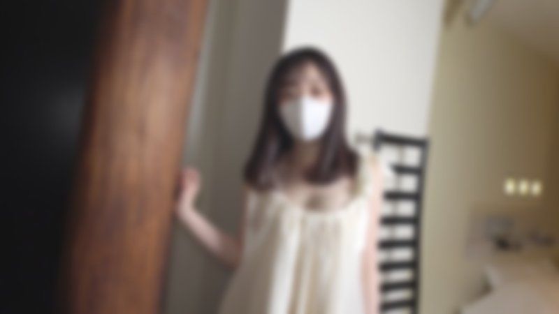 FC2-PPV-4722999 【无码・完全素人】可爱女大生20岁！娇小皮肤白皙，美巨乳・美肌，敏感度也最高。身材出众的欧派也朝上，简直是完美的女性‼