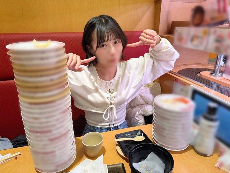 FC2-PPV-4826950 【稀少・對比②】彷彿懷孕！和大胃王肚腩女友（20歲）的自拍SEX 乳頭硬挺5公分搖晃的激烈騎乘位＆大量無套中出【素人個人拍攝】